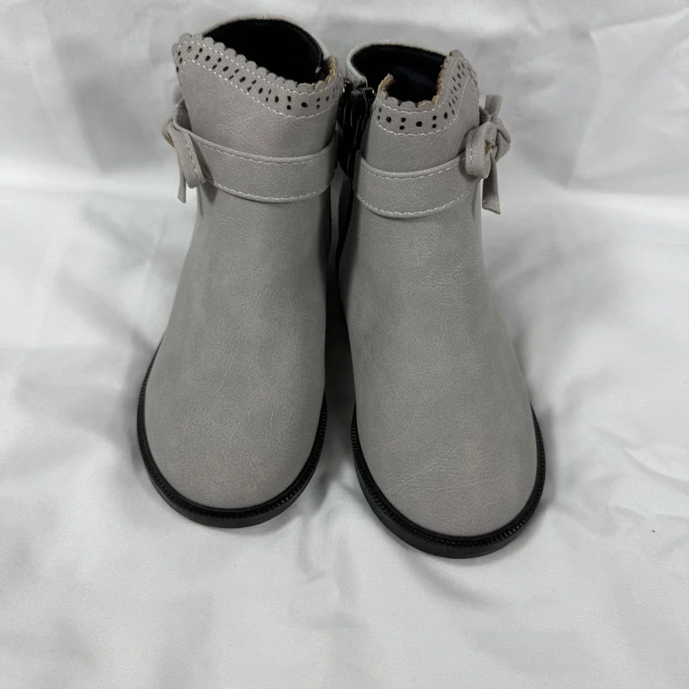 Cozy Cub Baby Girl Boots Gray Ankle Booties Bow Accent US 9.5 EUR 26